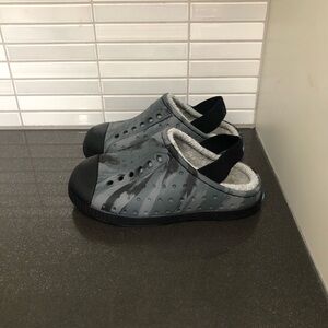 Native Jefferson child fleece lined sling back shoes